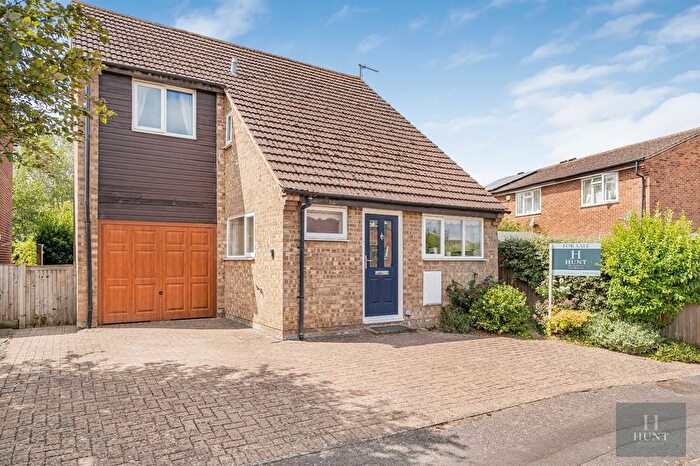 3 Bedroom Detached House For Sale In Overton Drive, Thame, Oxfordshire, OX9