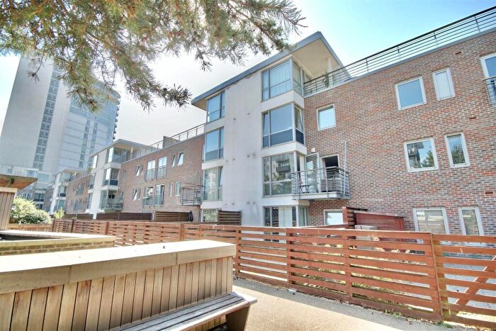 2 Bedroom Flat To Rent In Admiralty Road, Portsmouth, PO1