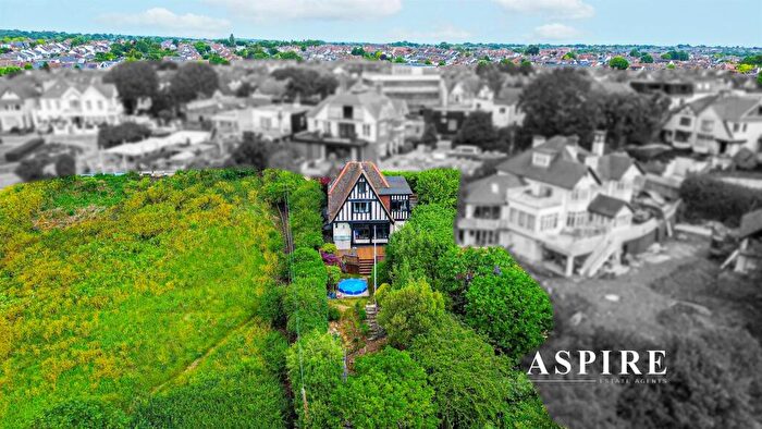 3 Bedroom Detached House For Sale In Billet Lane, Leigh-On-Sea, SS9