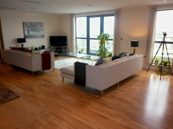 2 Bedroom Apartment To Rent In The Reach, Leeds Street, L3