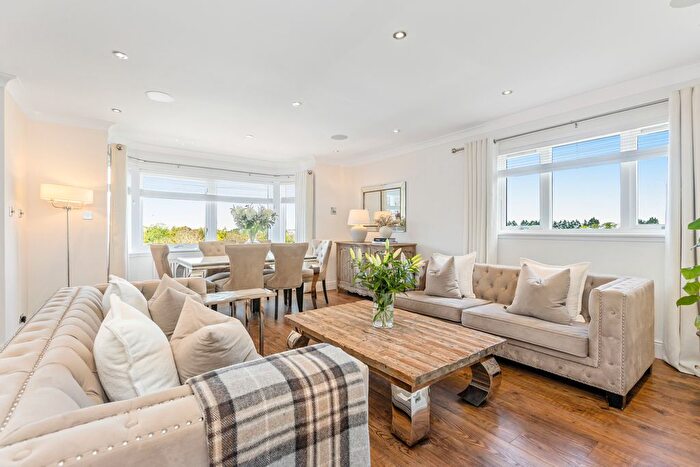 4 Bedroom Flat For Sale In (Flat ), Cramond Road North, Cramond, Edinburgh, EH4