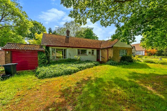 4 Bedroom Bungalow For Sale In Swannells Wood, Studham, Dunstable, Bedfordshire, LU6