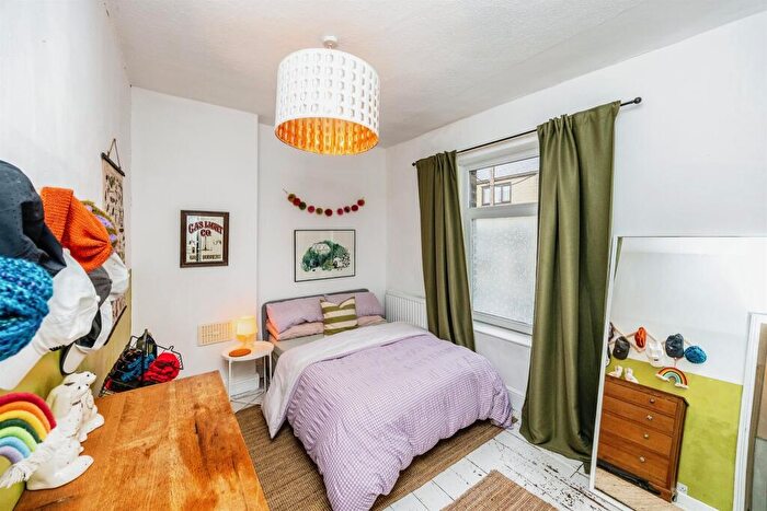2 Bedroom End Of Terrace House For Sale In Upper Fountain Street, Sowerby Bridge, HX6