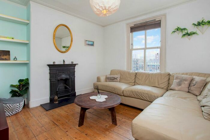 2 Bedroom Flat To Rent In Old Kent Road, London, SE1