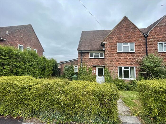 4 Bedroom Semi-Detached House To Rent In Chatham Road, Winchester, Hampshire, SO22