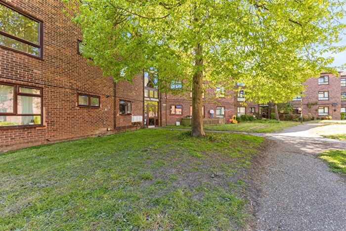 2 Bedroom Flat For Sale In Russet Grove, Norwich, NR4