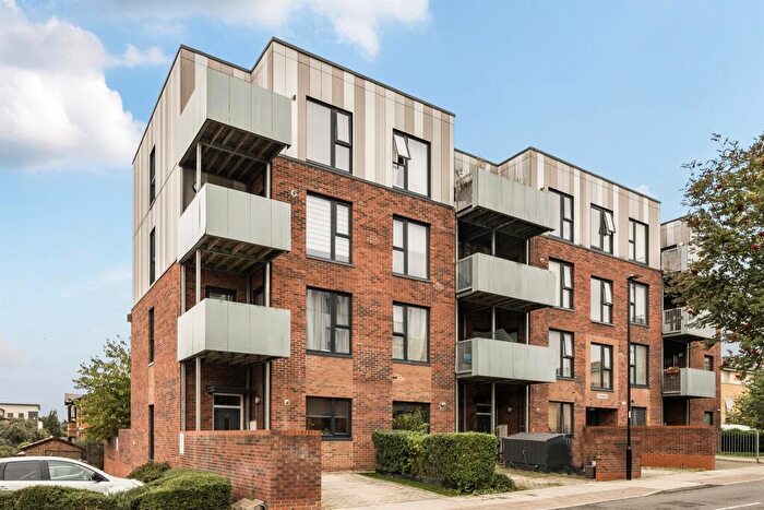 2 Bedroom Flat For Sale In Canning Square, Enfield, EN1