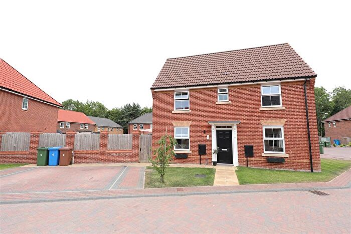 3 Bedroom Semi-Detached House For Sale In Waudby Close, Hessle, HU13