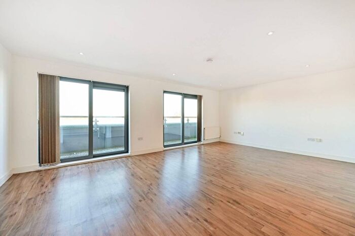 2 Bedroom Flat For Sale In Ewell Road, Tolworth, Surbiton, KT6