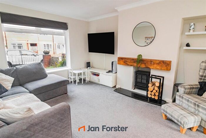 3 Bedroom Town House For Sale In Netherton Avenue, North Shields, NE29