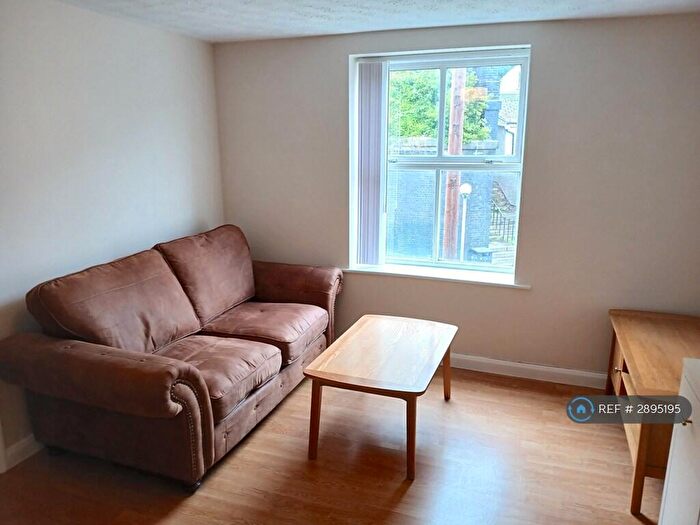 1 Bedroom Flat To Rent In Ardmore Close, Nottingham, NG2
