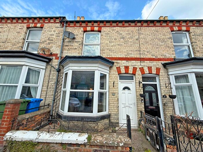 2 Bedroom Terraced House For Sale In Hampton Road, Scarborough, YO12