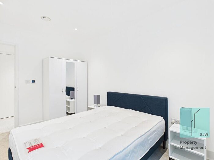 2 Bedroom Apartment To Rent In Cendal Crescent, Bouchon Point, E1