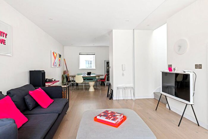 3 Bedroom Terraced House For Sale In Holland Mews, Hove, BN3 - Photo 3