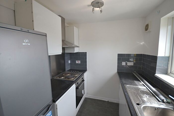 Studio To Rent In Express Drive, Ilford, IG3