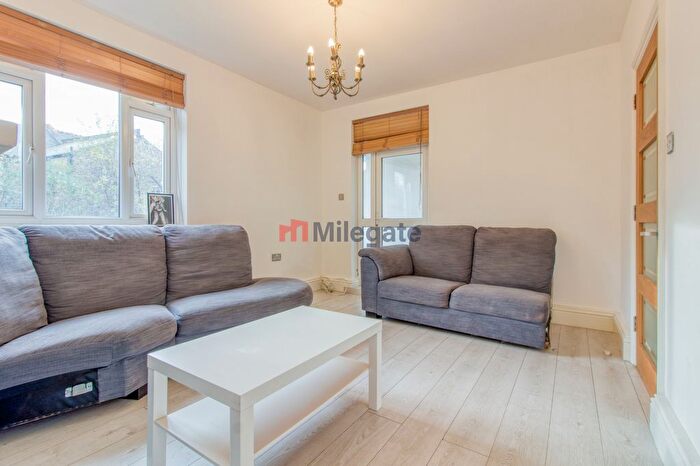 4 Bedroom Flat To Rent In Jebb Avenue, London, SW2