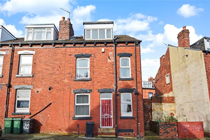 2 Bedroom Terraced House To Rent In Aviary Grove, Leeds, West Yorkshire, LS12