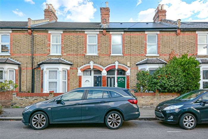 2 Bedroom Flat For Sale In Brighton Avenue, Walthamstow, London, E17