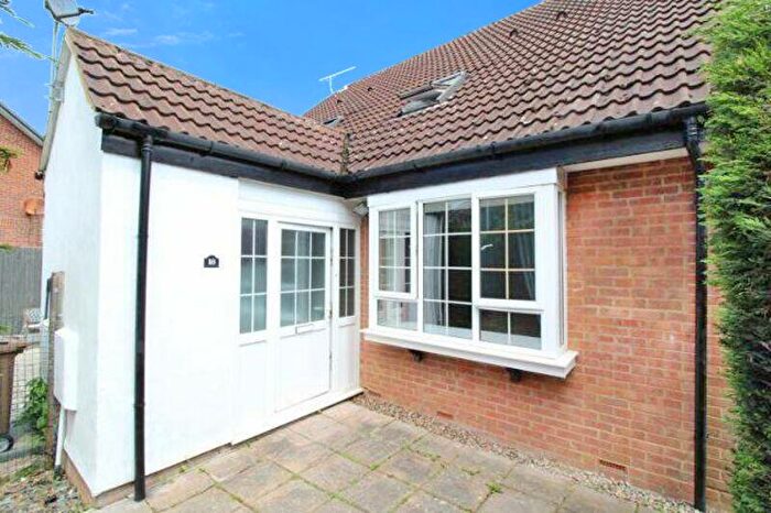 1 Bedroom House For Sale In Shingle Close, Luton, LU3