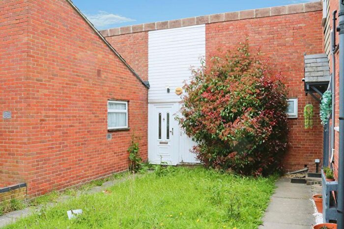 1 Bedroom Bungalow For Sale In Rochfords Gardens, Slough, SL2