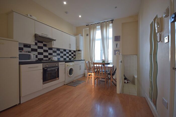 2 Bedroom Flat To Rent In Axminster Road, Holloway, Islington, N7