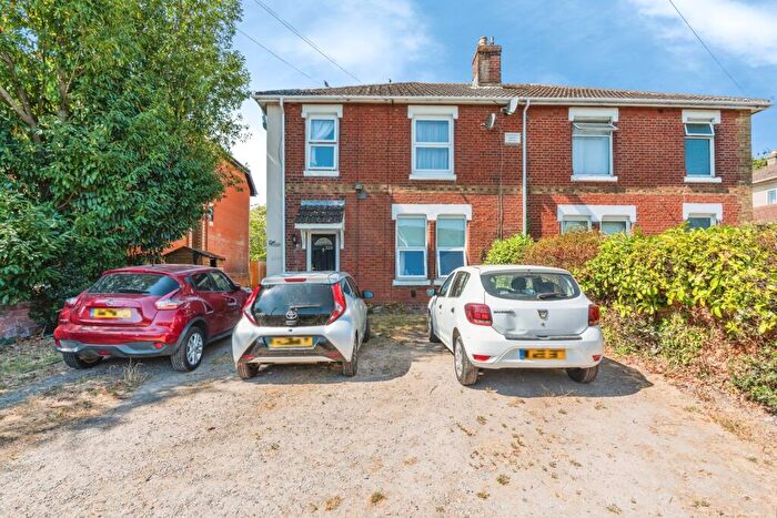 2 Bedroom Maisonette For Sale In Spring Road, Southampton, Hampshire, SO19