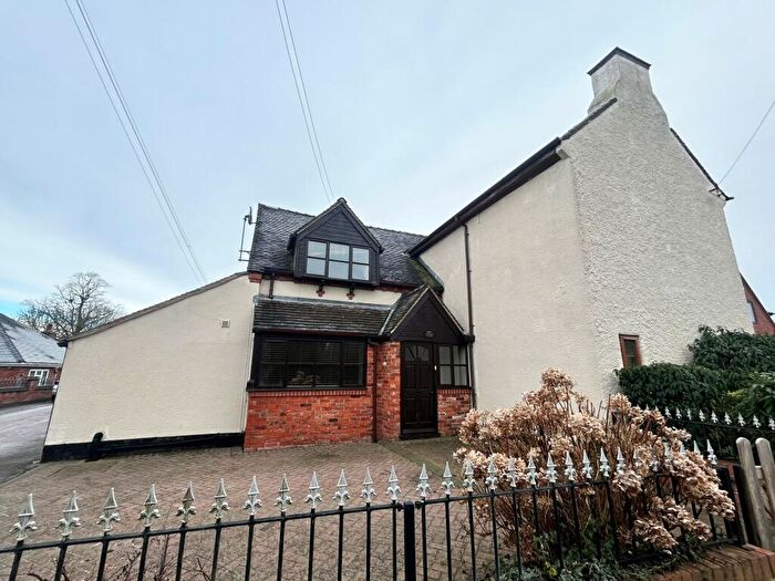 2 Bedroom Cottage To Rent In Craythorne Road, DE13