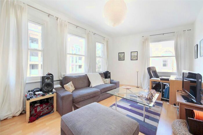 2 Bedroom Flat To Rent In Silmore Lodge, Dinsmore Road, Clapham South, London, SW12
