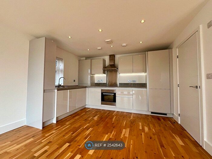2 Bedroom Flat To Rent In Albertine Grove, West Wickham, BR4