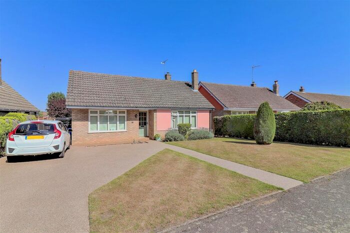 3 Bedroom Detached Bungalow For Sale In Castle Road, Hadleigh, Ipswich, Suffolk, IP7