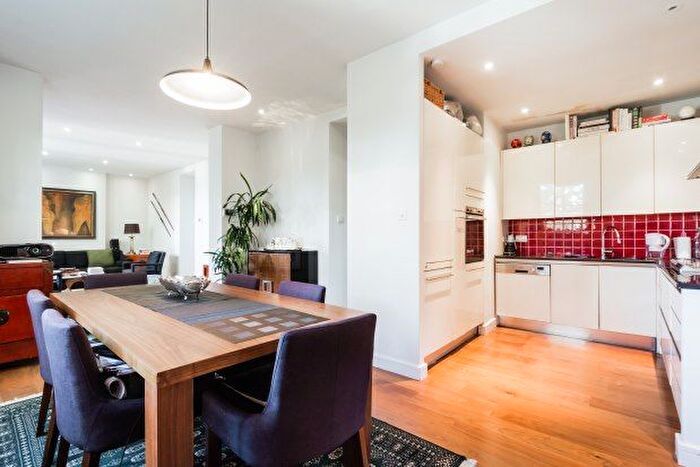 2 Bedroom Flat To Rent In - Ovington Square, London, SW3