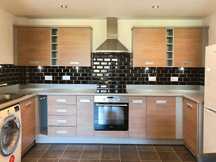 2 Bedroom Flat To Rent In Bouverie Court, Leeds, West Yorkshire, LS9