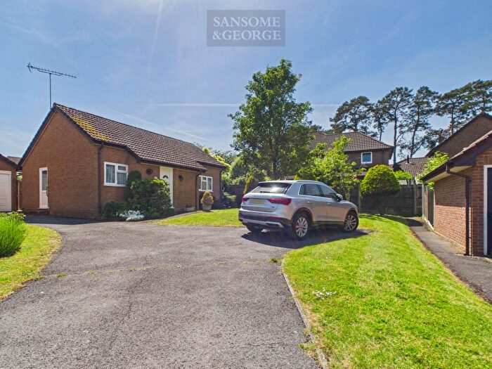 2 Bedroom Detached Bungalow For Sale In Webb Close, Chineham, RG24