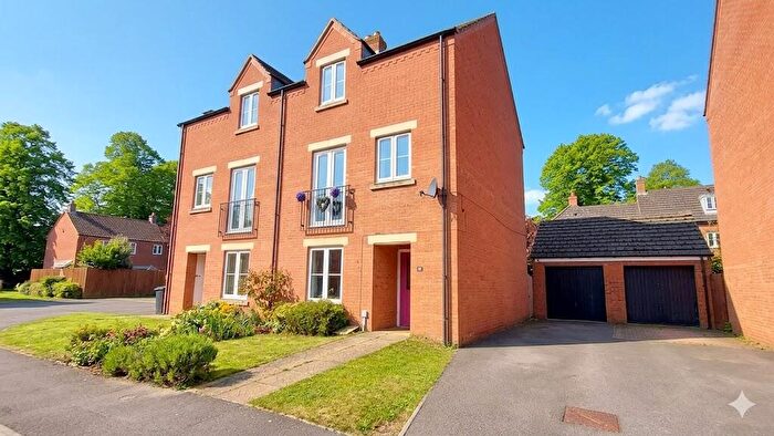 4 Bedroom Town House For Sale In Kestrel Drive, Bourne, PE10