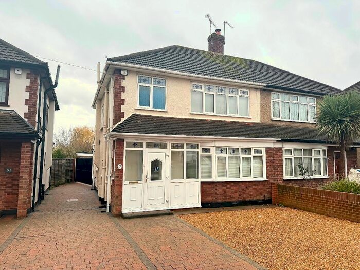 3 Bedroom Semi-Detached House To Rent In Squirrels Heath Road, Harold Wood, Romford, RM3