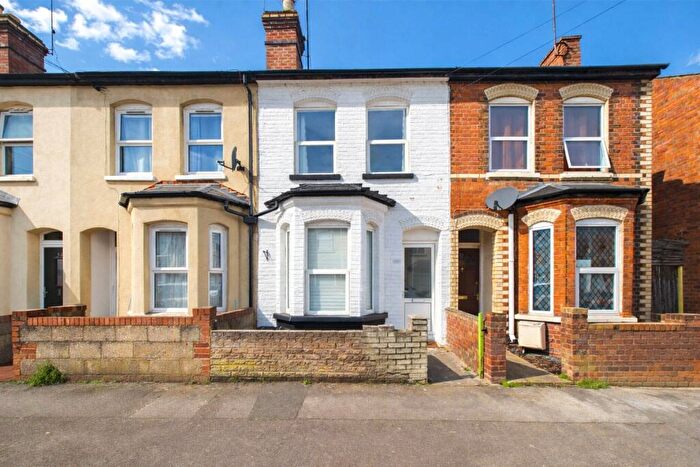 3 Bedroom Terraced House For Sale In Belmont Road, Reading, Berkshire, RG30
