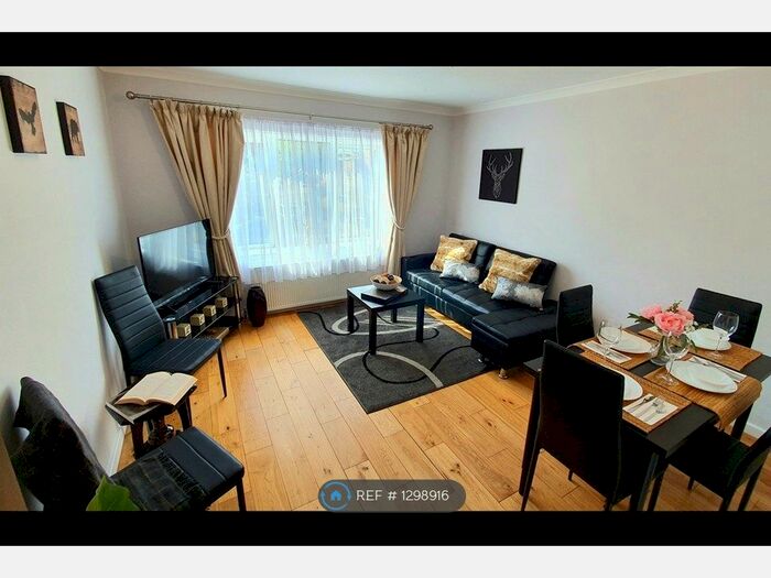 2 Bedroom Flat To Rent In Whitley Close, Stanwell, Staines-Upon-Thames, TW19