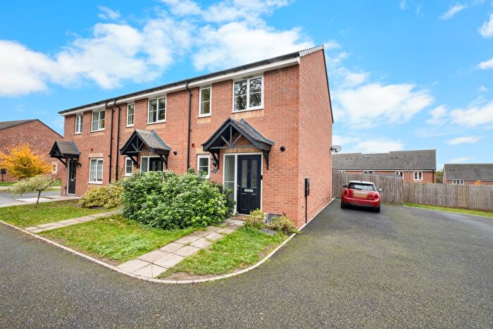 2 Bedroom End Terrace House For Sale In Kingswood Close, Webheath, Redditch, B97