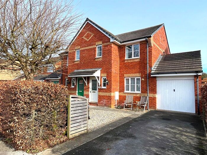 3 Bedroom Semi Detached House For Sale In Priestley Way, Burnham-On-Sea, TA8