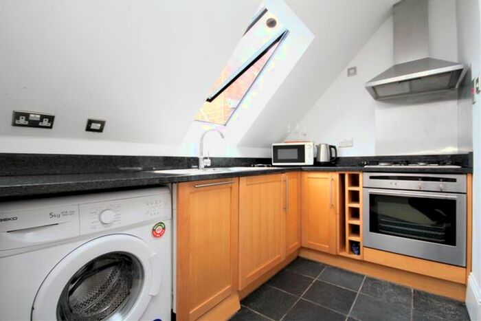 1 Bedroom Flat To Rent In York Road, Guildford, GU1