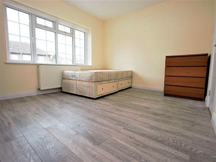 Property To Rent In Summers Lane, Finchley, N12