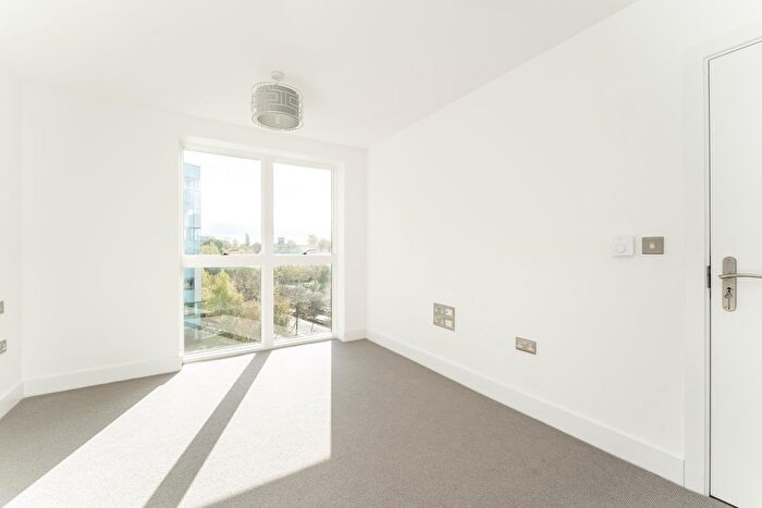 2 Bedroom Flat To Rent In Abbotsford Court, Park Royal, London, NW10