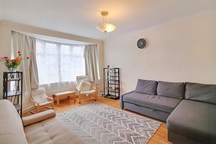 5 Bedroom Detached House To Rent In Donnington Road, Harrow, HA3