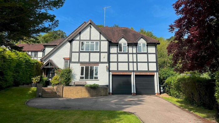 5 Bedroom Detached House To Rent In Harestone Valley Road, Caterham, CR3