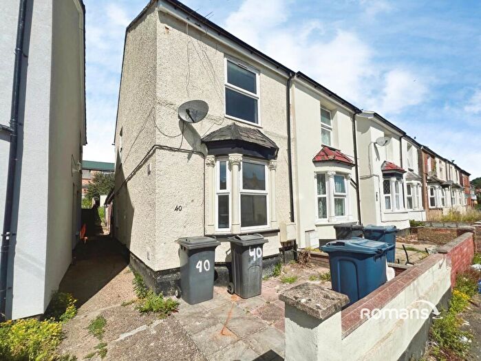 3 Bedroom Semi-Detached House To Rent In Lindsay Avenue, High Wycombe, HP12