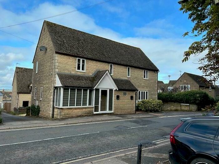 2 Bedroom Apartment To Rent In Albion Street, Chipping Norton, OX7