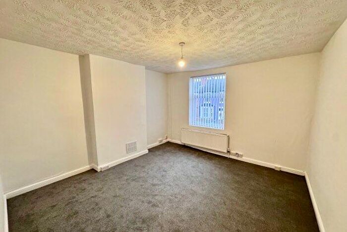 2 Bedroom End Of Terrace House To Rent In Vernon Road, Nottingham, NG6