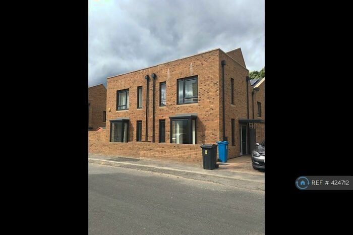 2 Bedroom Semi-Detached House To Rent In Castle Croft Drive, Sheffield, S2