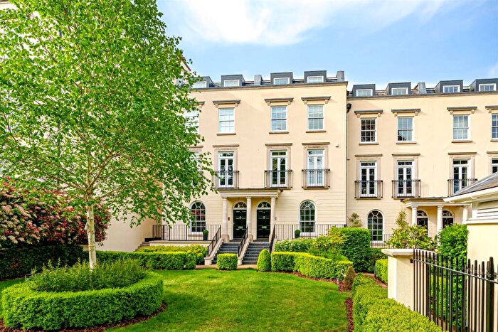 4 Bedroom House To Rent In The Knoll, Beckenham, BR3