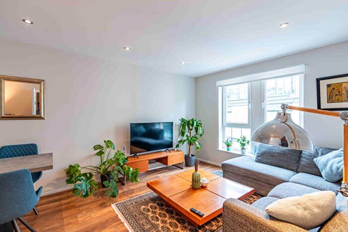 2 Bedroom Flat To Rent In L – Port Hamilton, Edinburgh, EH3